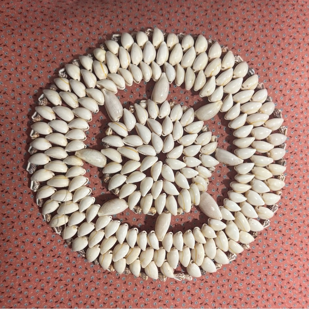 Vintage Cowrie Shell Trivet - Picture 2 of 2